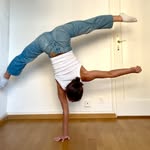 Yoga - Handstands | 🌊🤸‍♀️☀️