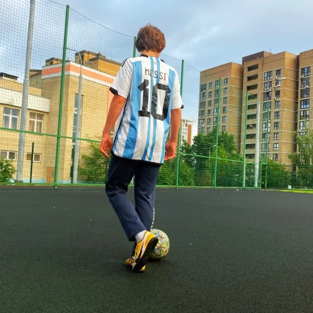 𝚠𝚑𝚘 𝚒𝚜 𝚐𝚘𝚕𝚍𝚒𝚎? ⚽️