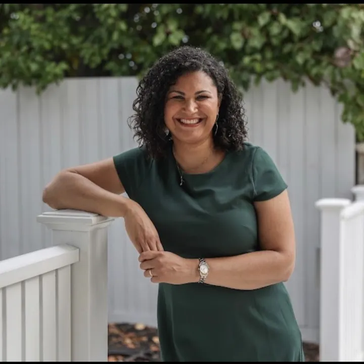 Laura Moya Mortgage Broker