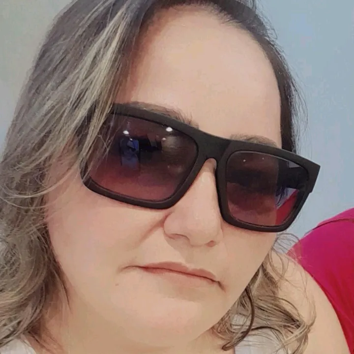 mary Azevedo