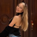 Eva Burkowsky🤍