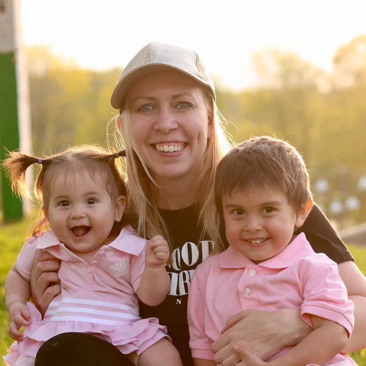Nicole | Two Tots and Me