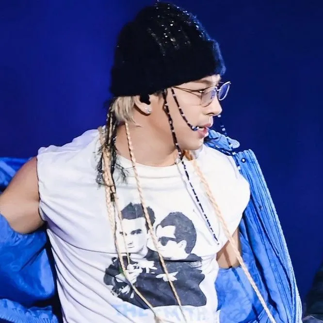 YOUNGBAE.