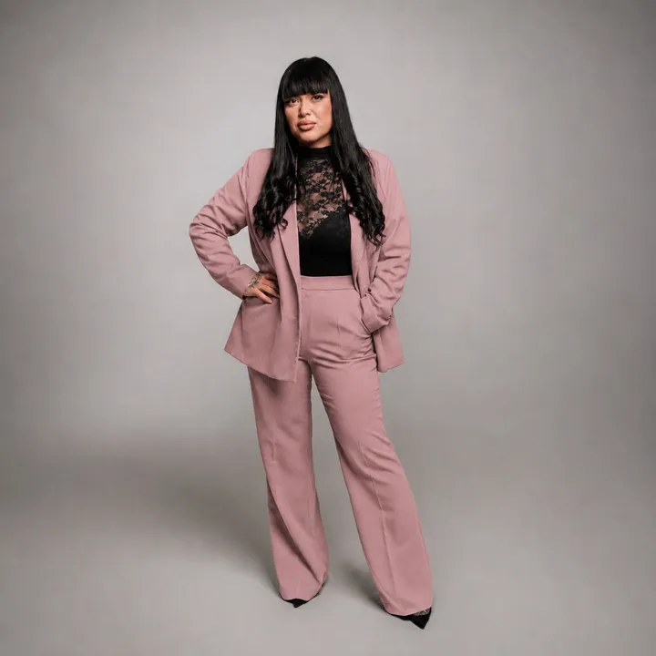 Roxana Vulpasu-NailTrainer