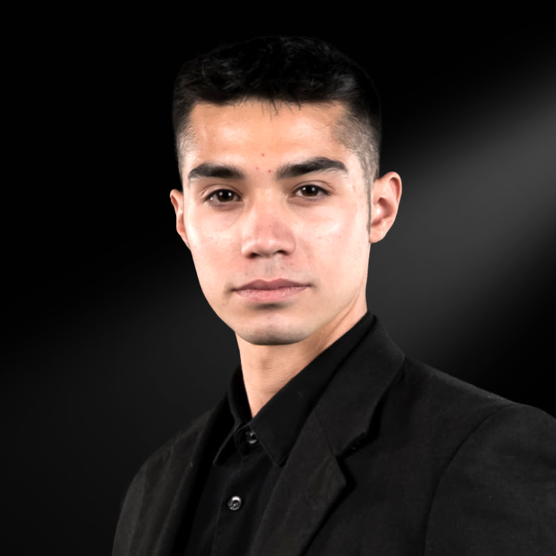 Renato Gómez •