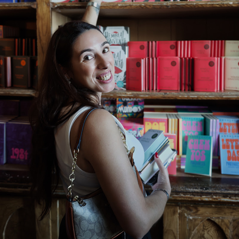 Cláudia Benedy a mulher que ama livros