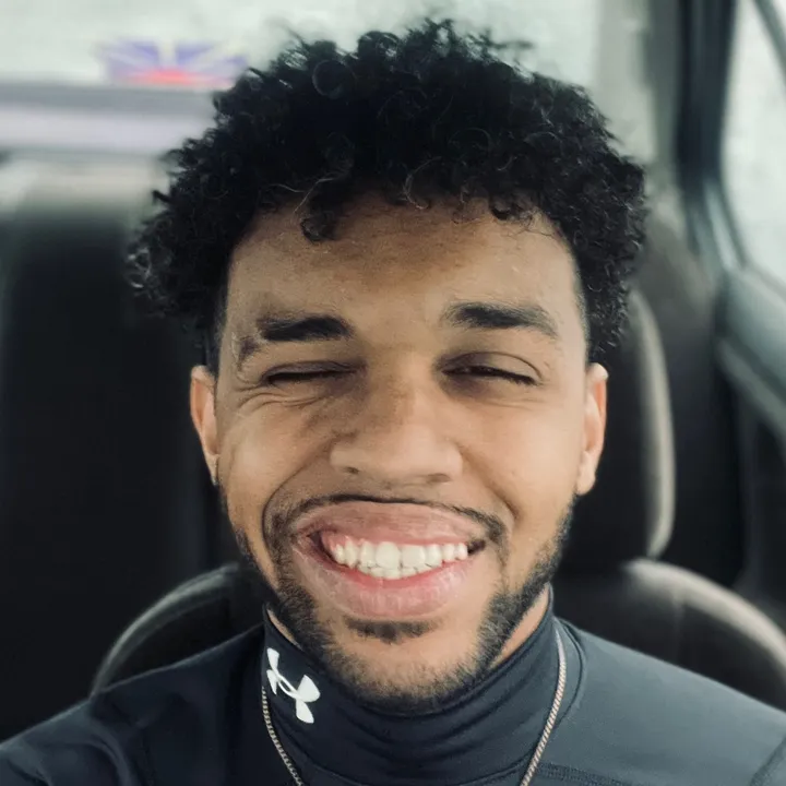 Lorenzo R.🇷🇪
