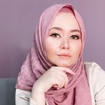 R Nadia Sabrina