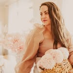 𝒟𝒾𝒶𝓃𝒶 𝒜𝓃𝑔𝒽𝑒𝓁  🎀 Aesthetic Coffee Lover