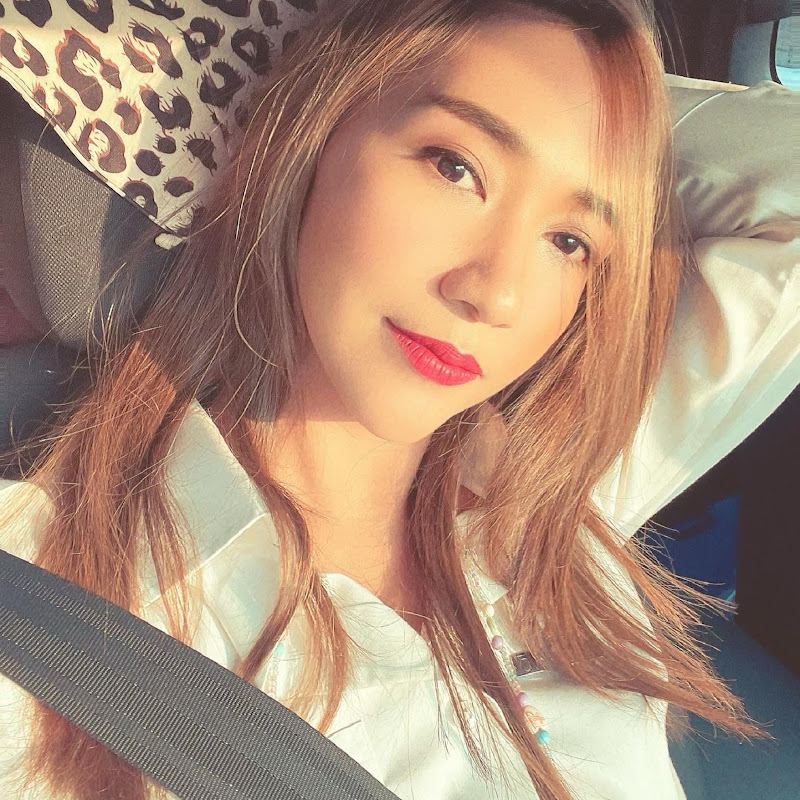 ออกรถกับพลอย Ploy_BMW
