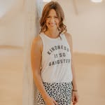 Nadja Kücker • Yogalehrerin YOGATE • YogabuchAUTORIN