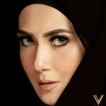 Vie Shantie Khan