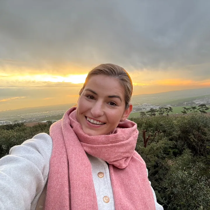 danielle_lauren_