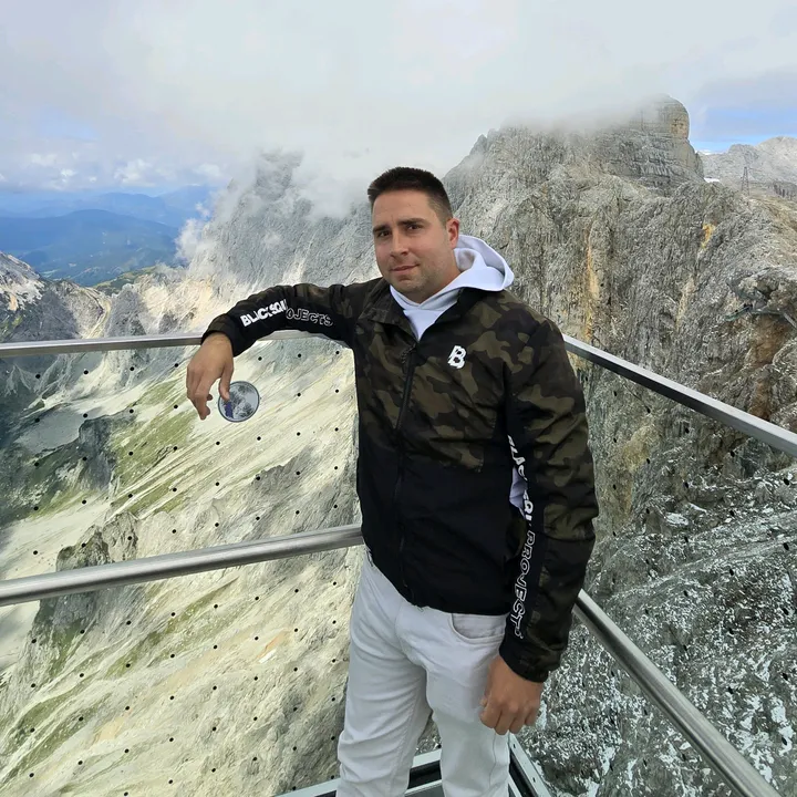 👑Zoltán👑 🇭🇺🇦🇹☀️
