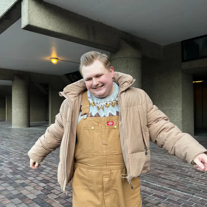 András
