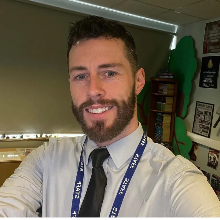 Mr G Teacher 🕺🏻