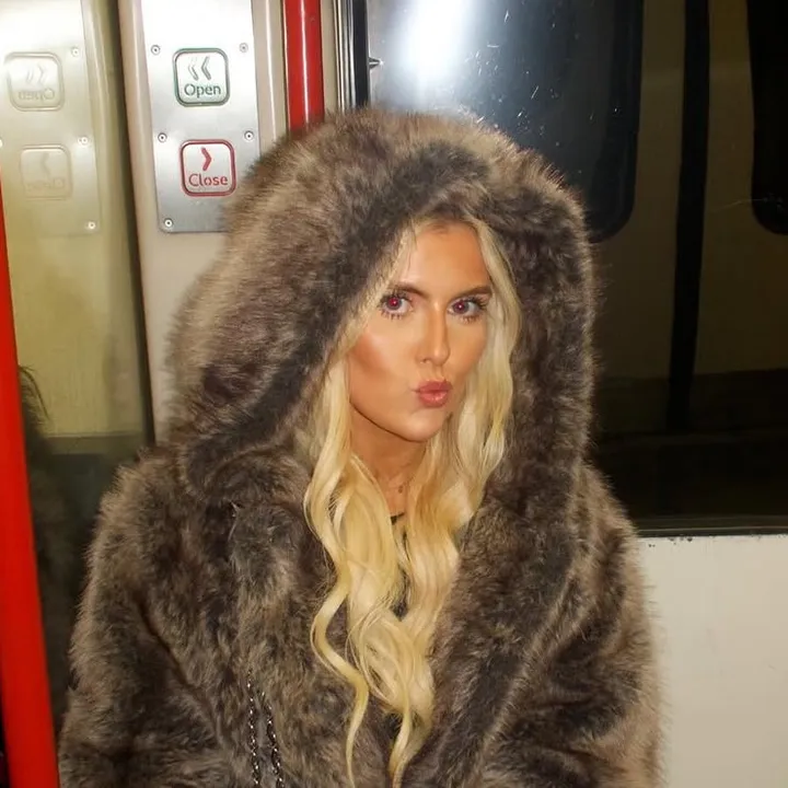 𝐋𝐚𝐮𝐫𝐚 𝐎𝐥𝐢𝐯𝐢𝐚