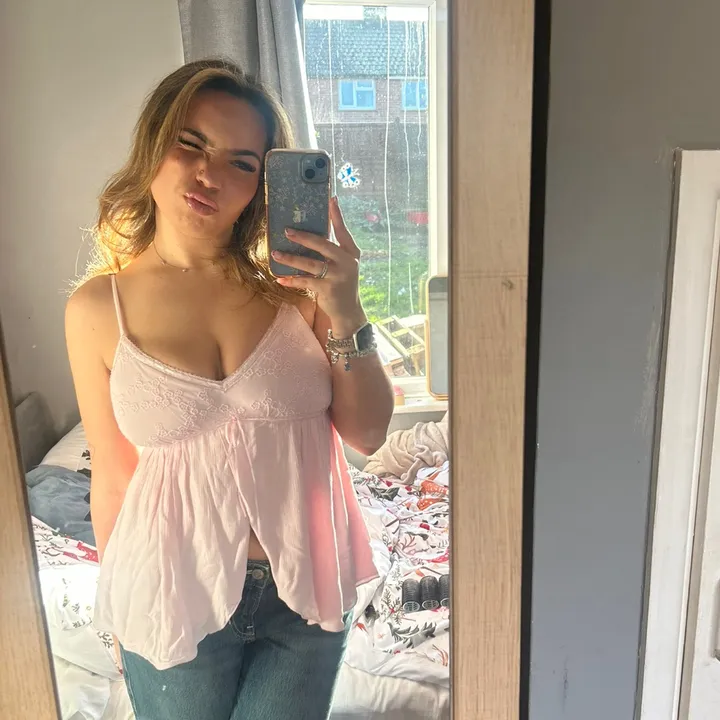 livvy loo 🍒