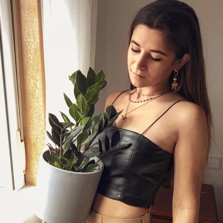 Clara x Plantitis Crónica