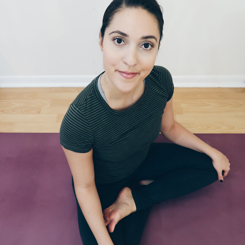 Christina | Yoga Teacher Mom 