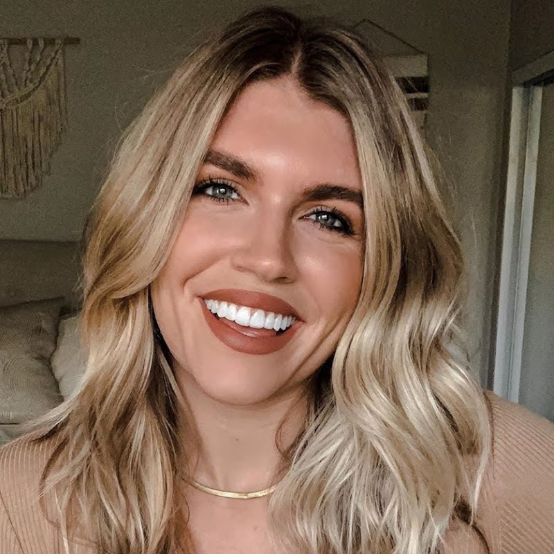Hannah With The Lipstick