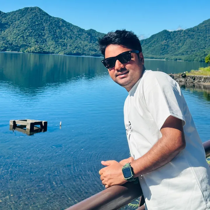 Samir Adhikari[बहकिने समिर]