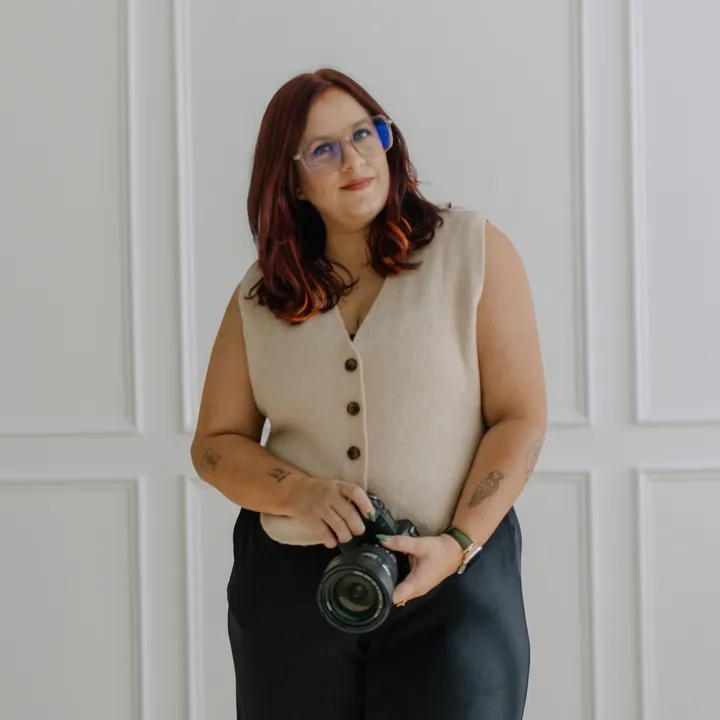 Debby,Your Photographer Bestie