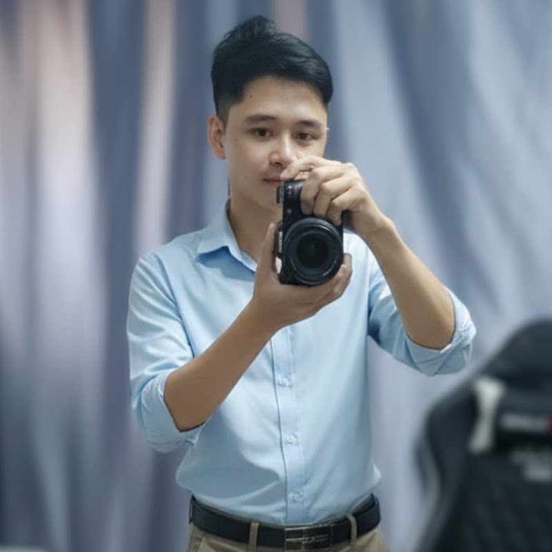 Mr Vuong KMK - Food  Solo Travel