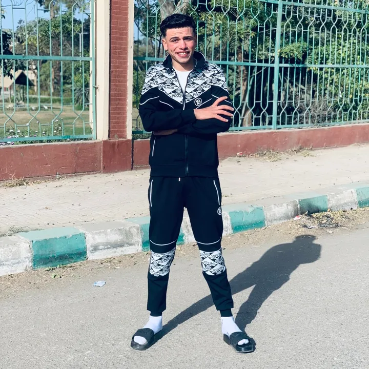 🥷: ﮼عمر9و ﮼يلاا🥷