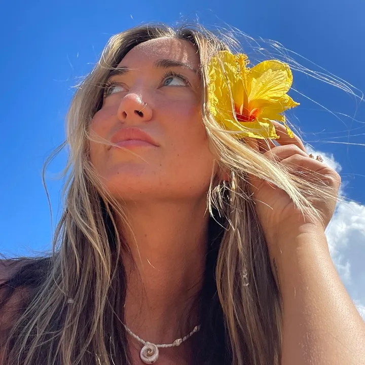 Mallory 💕🌺☀️🧚‍♂️