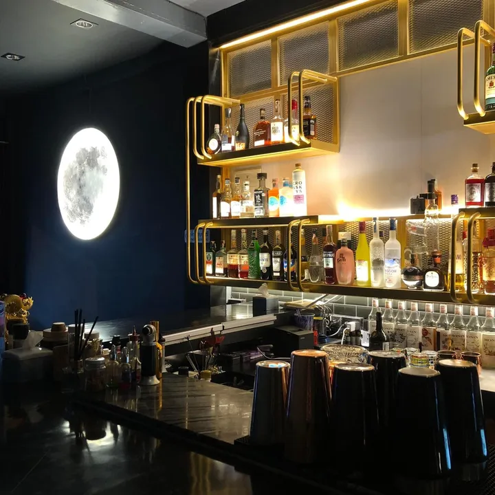 Bar Lover