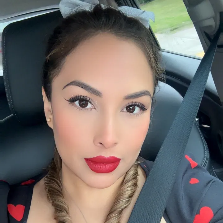 Ilenia - cozy living & wfh ✨💕