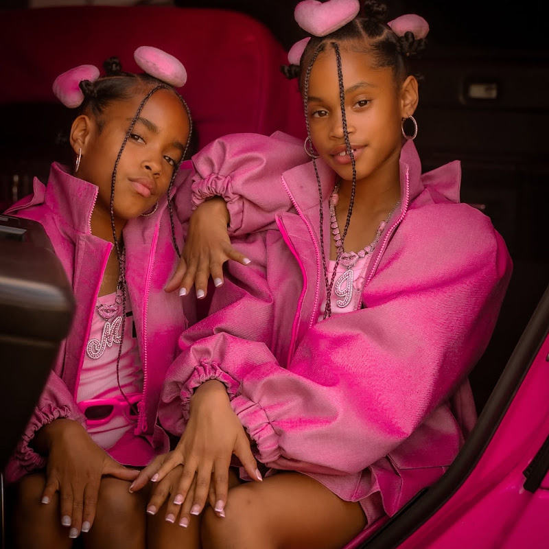Twindolls