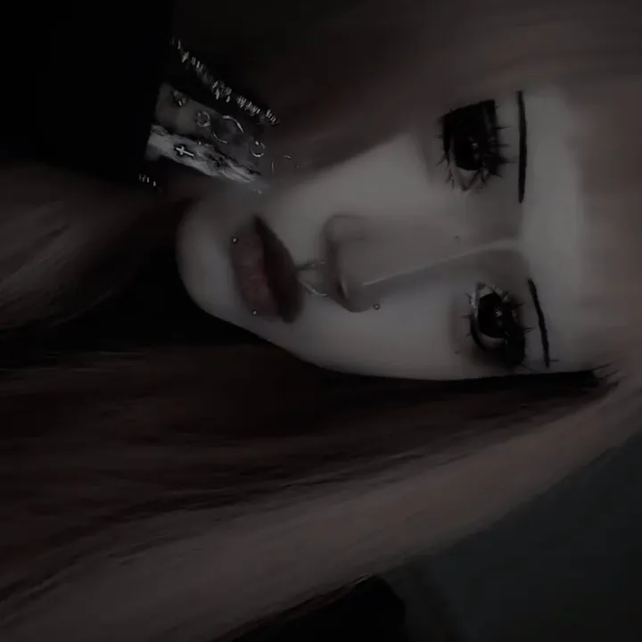 ♱ Vron ˖°🦇ִ ࣪𖤐