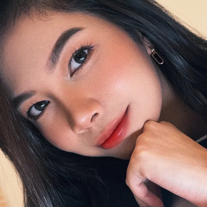 its.aloja on IG 🇰🇷🇵🇭