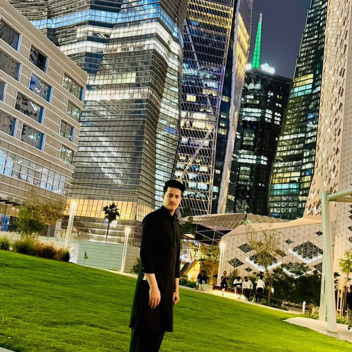 🇵🇰Malik Naseer🇮🇹🇩🇪