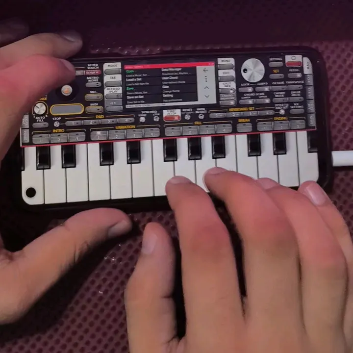 عزف على الجوال