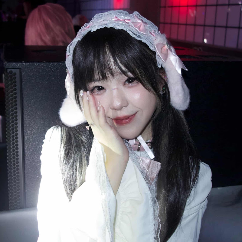 Roonzie February