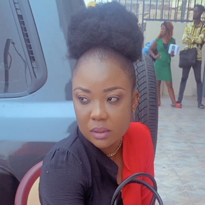 Popine momoty officiel