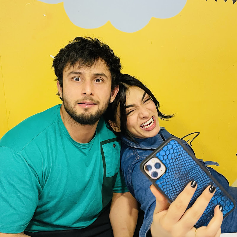 Bee & Lee 