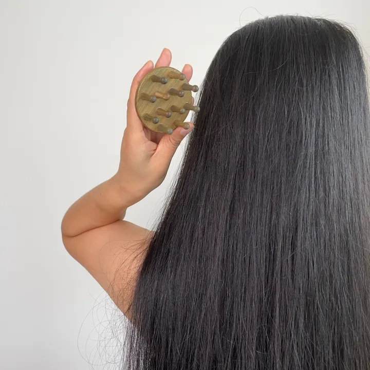 Mia (TanmuCare Scalp Gua Sha)