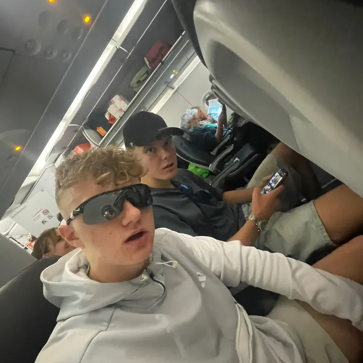 RJ🕺