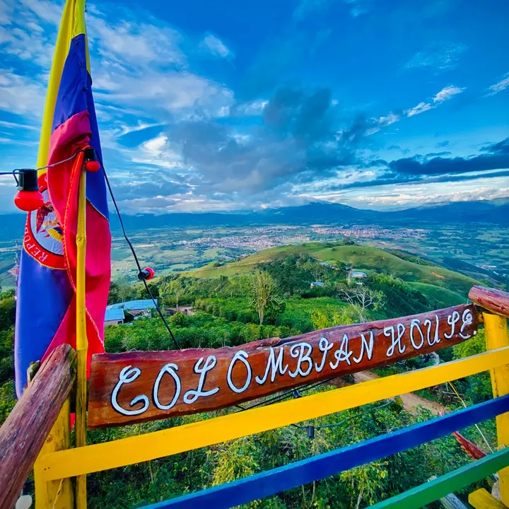 Mirador Colombian House