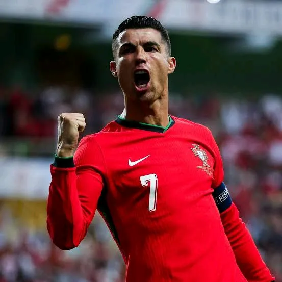 100% Football✪