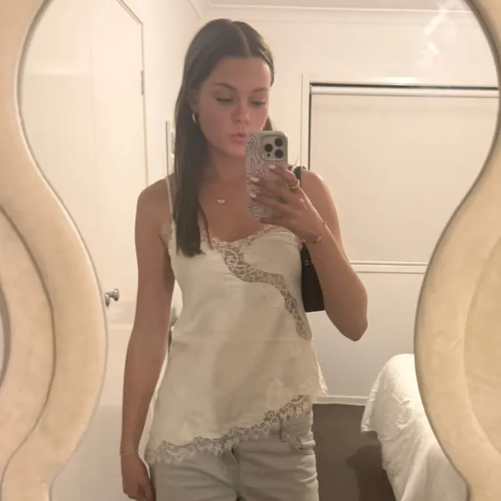 MIA BELL