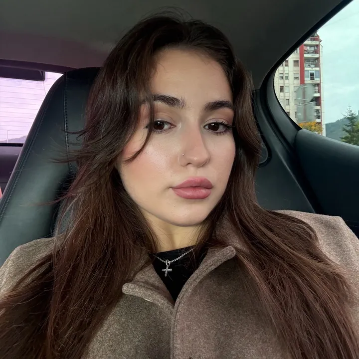 Леона