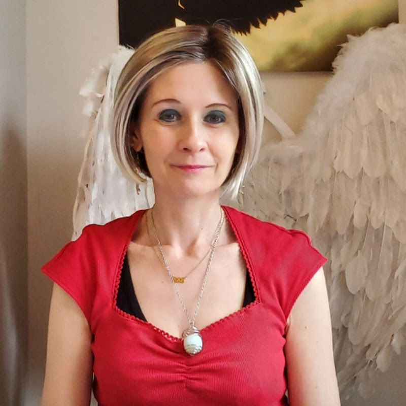 Wigs With Liz (Liz Harrison)