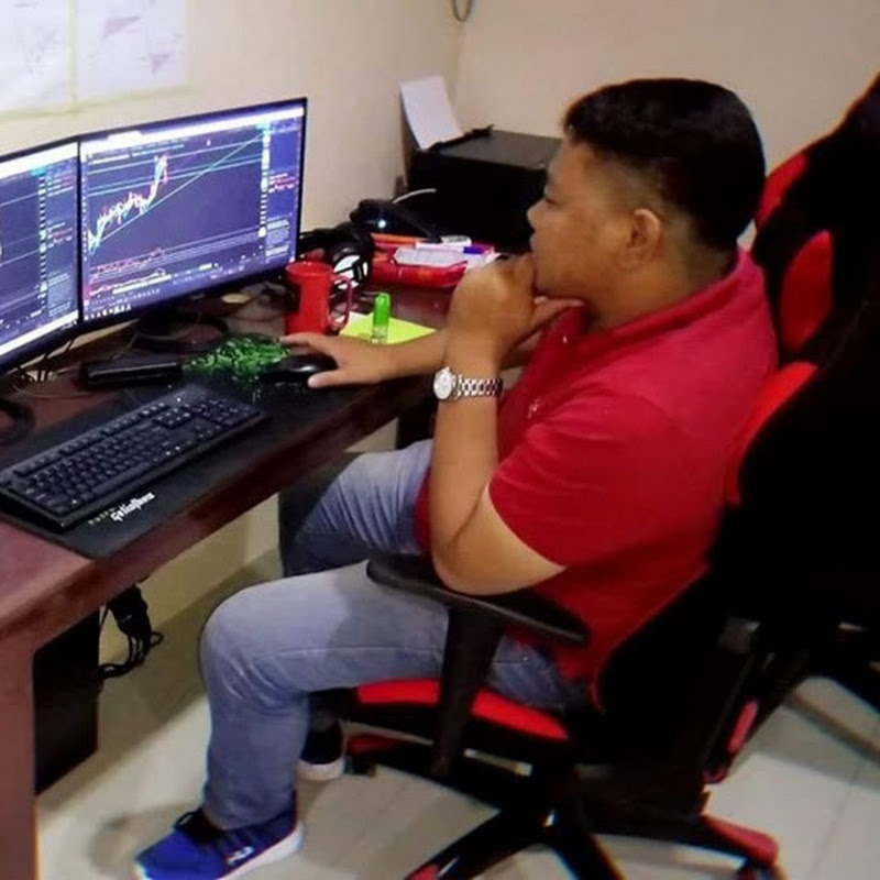 Paksiw TV vlogs