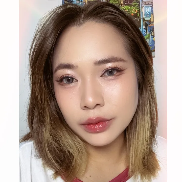 💄ช่างแต่งหน้าที่เป็นนักร้อง🎤