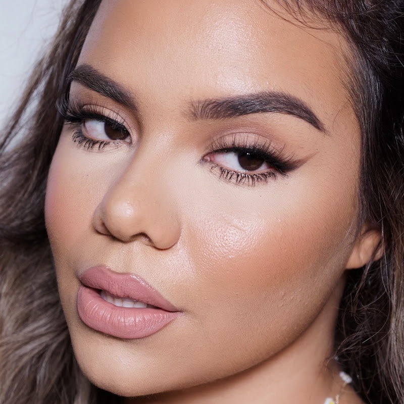 Makeupbycaro